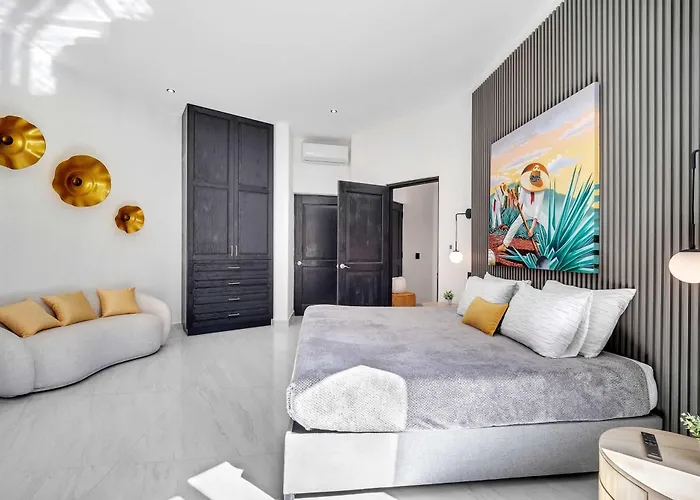 Marbella Lane Coastal Elegance With Pool *