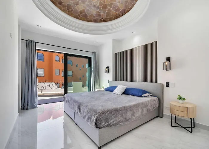 Marbella Lane Coastal Elegance With Pool Villa *