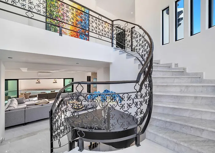 Marbella Lane Coastal Elegance With Pool *